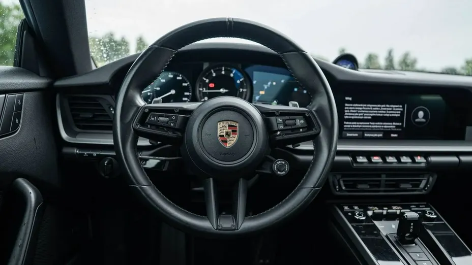 PORSCHE 911 -