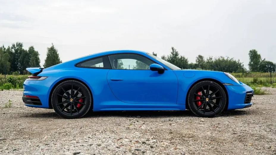 PORSCHE 911 -