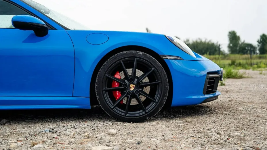 PORSCHE 911 -