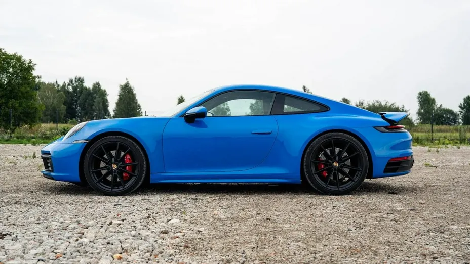 PORSCHE 911 -