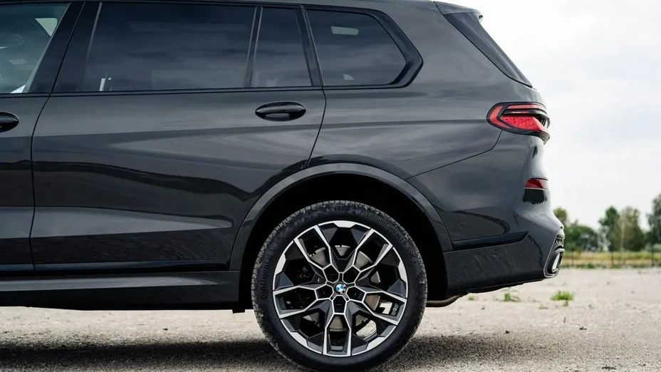 BMW X7 -
