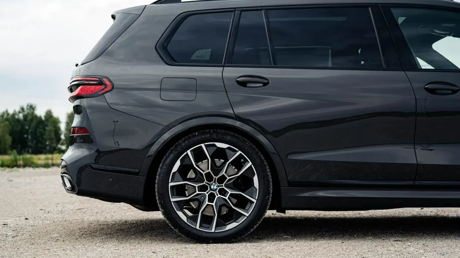 BMW X7 -