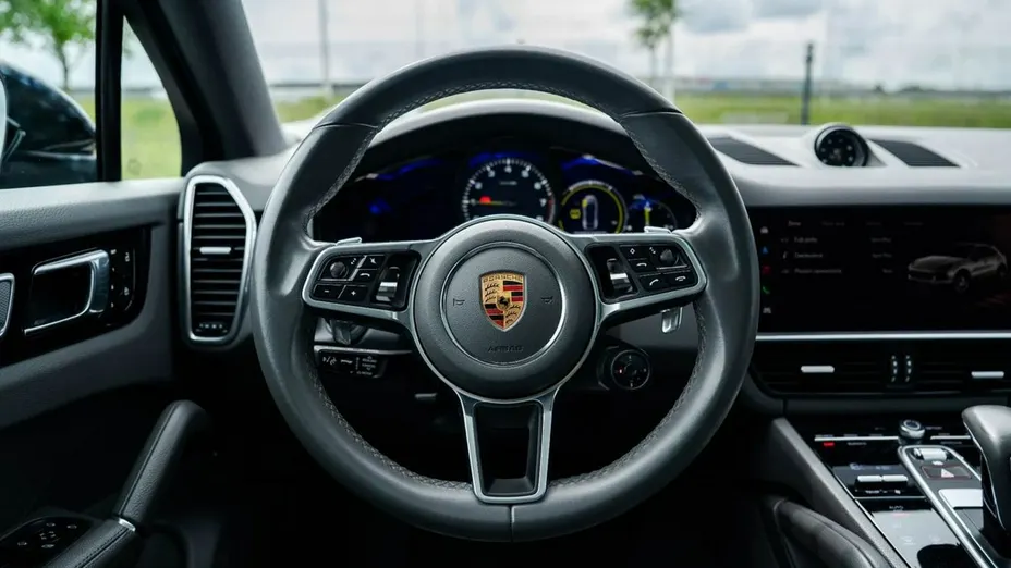 PORSCHE Cayenne -