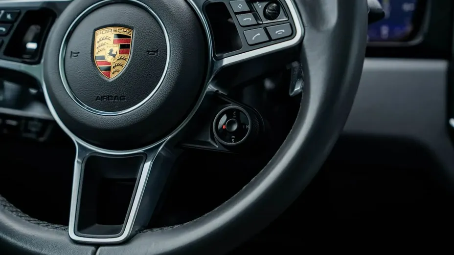 PORSCHE Cayenne -