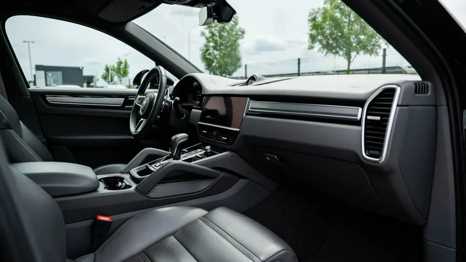 PORSCHE Cayenne -