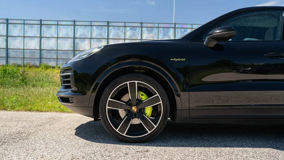 PORSCHE Cayenne -