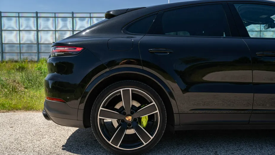 PORSCHE Cayenne -