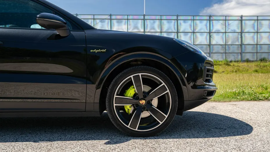 PORSCHE Cayenne -
