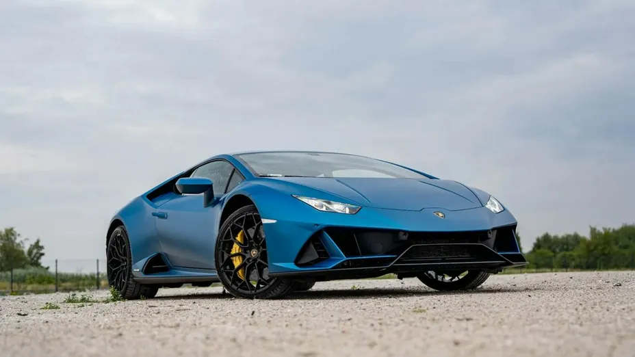 LAMBORGHINI Huracan -