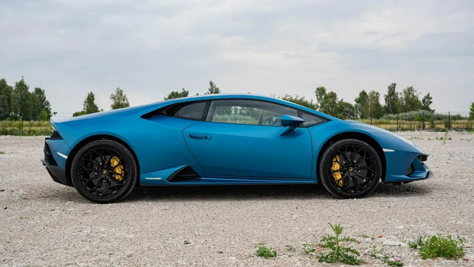 LAMBORGHINI Huracan -