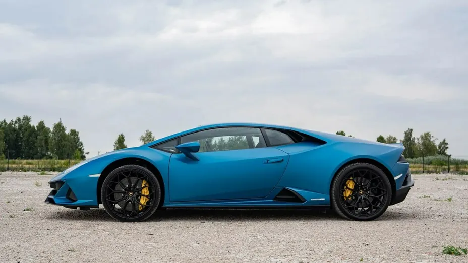 LAMBORGHINI Huracan -