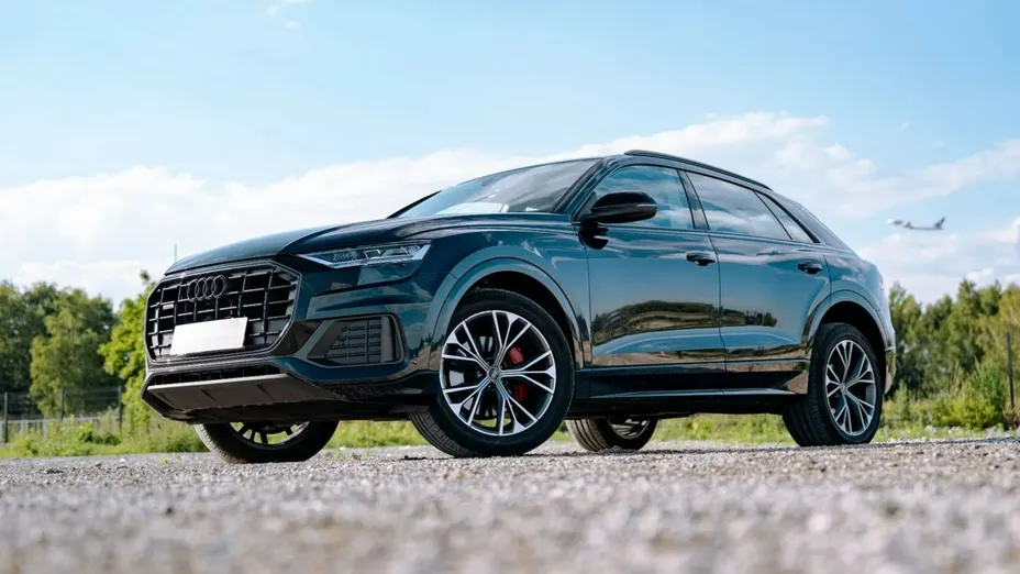 AUDI Q8 / E-Tron -