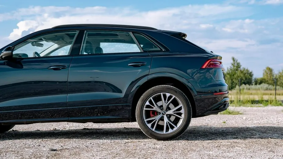 AUDI Q8 / E-Tron -