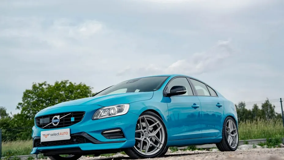 VOLVO S60 -
