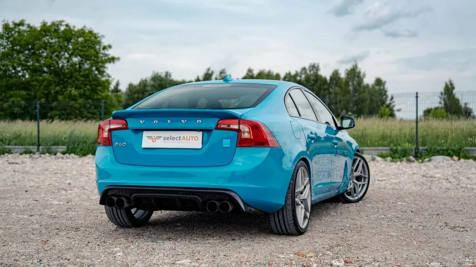 VOLVO S60 -