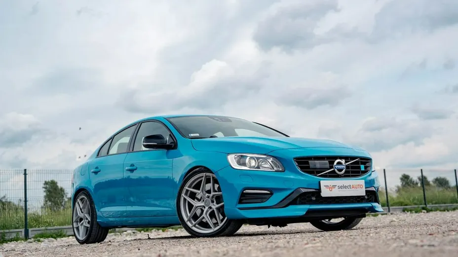 VOLVO S60 -