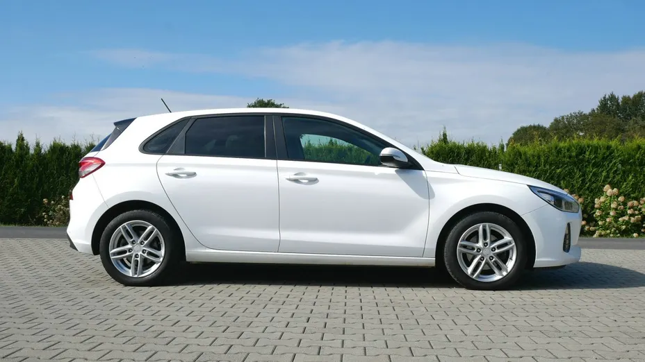 HYUNDAI i30 -