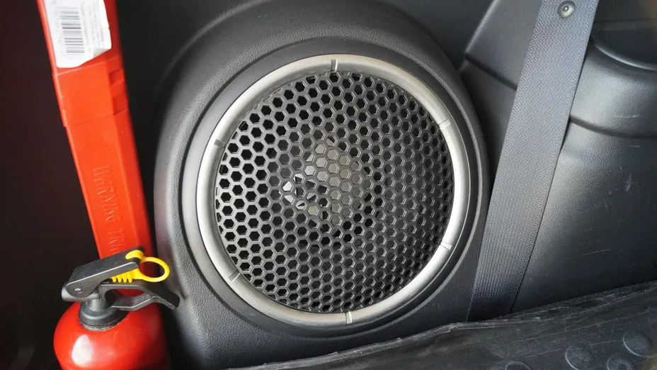 MITSUBISHI Outlander -