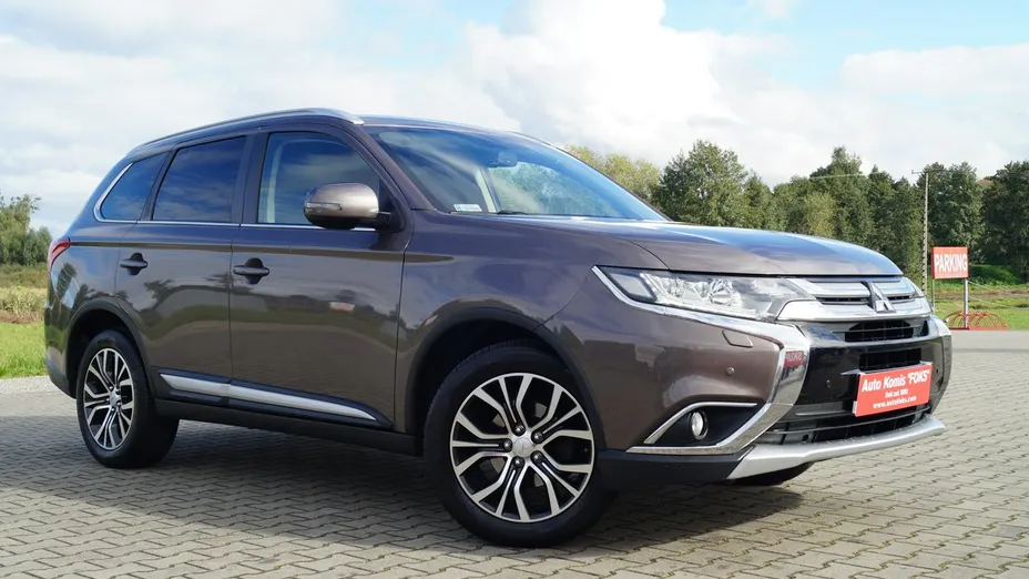 MITSUBISHI Outlander -