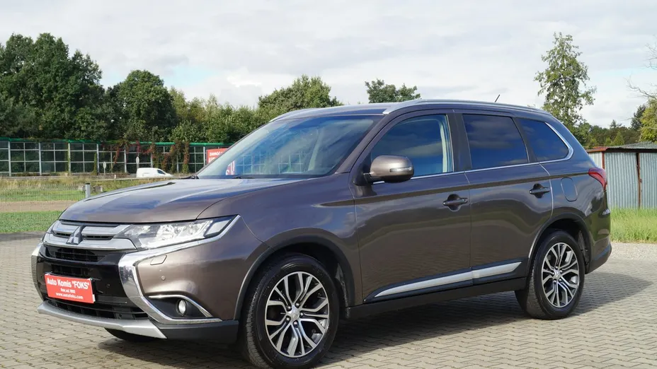 MITSUBISHI Outlander -