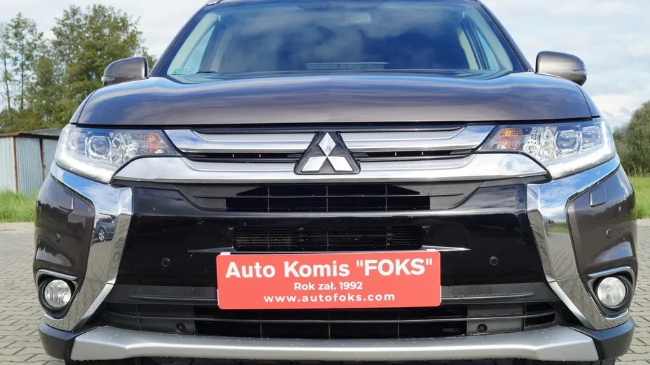 MITSUBISHI Outlander -