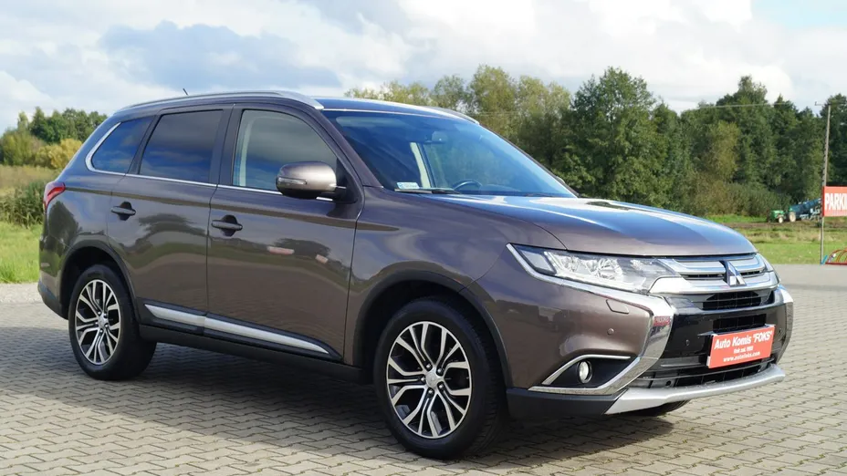 MITSUBISHI Outlander -