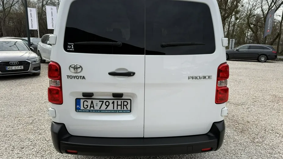 TOYOTA Proace Verso -