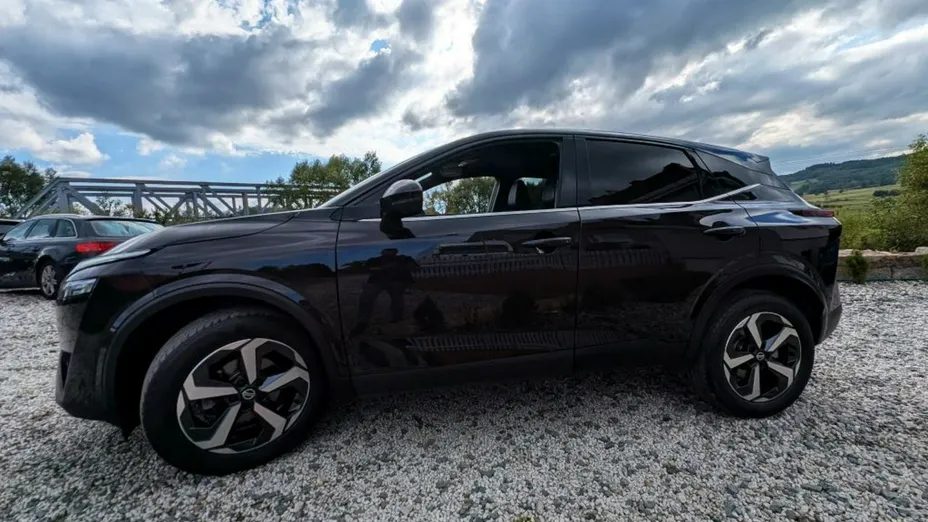 NISSAN Qashqai -