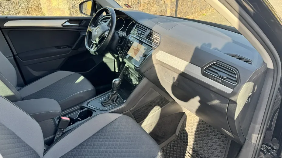 VOLKSWAGEN Tiguan -