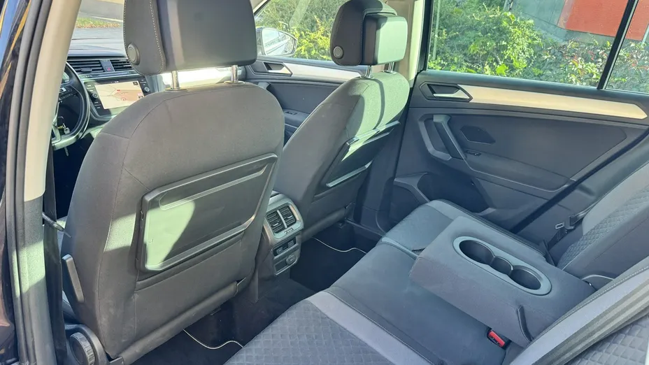 VOLKSWAGEN Tiguan -