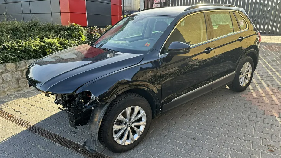 VOLKSWAGEN Tiguan -