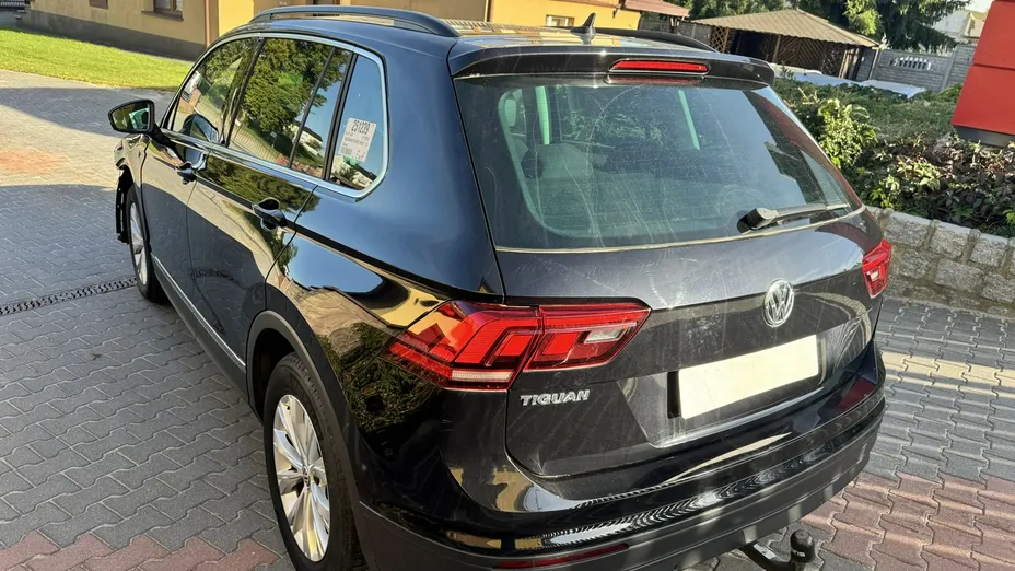 VOLKSWAGEN Tiguan -