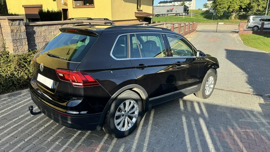 VOLKSWAGEN Tiguan -