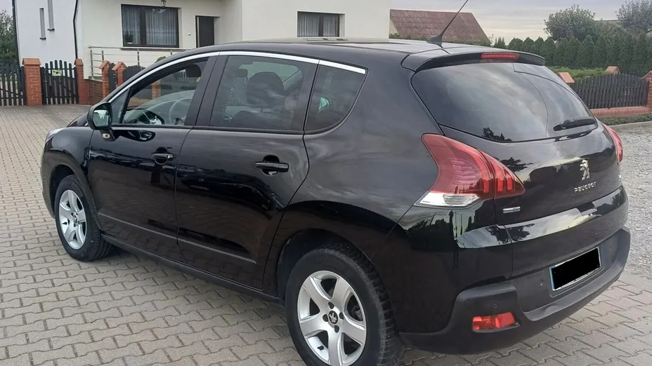 PEUGEOT 3008 -