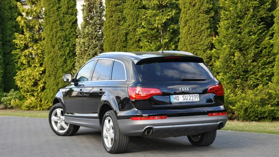 AUDI Q7 -
