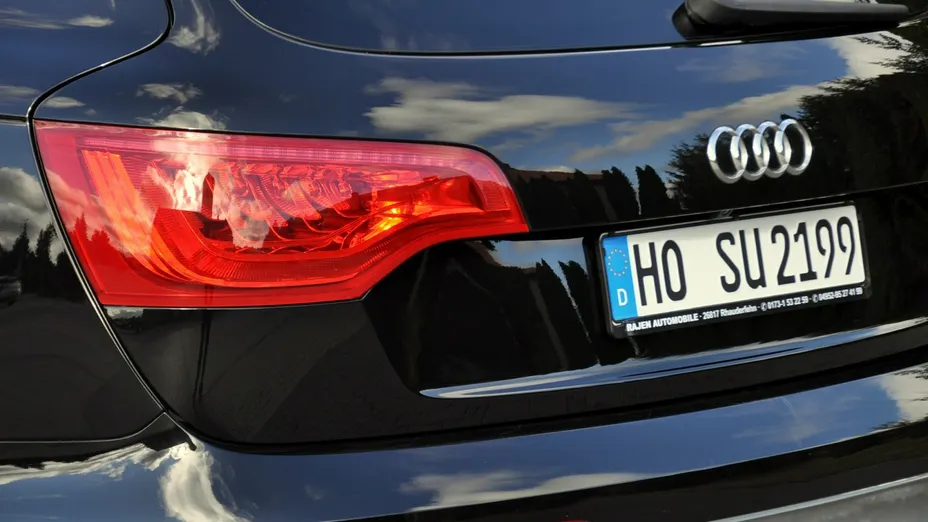 AUDI Q7 -