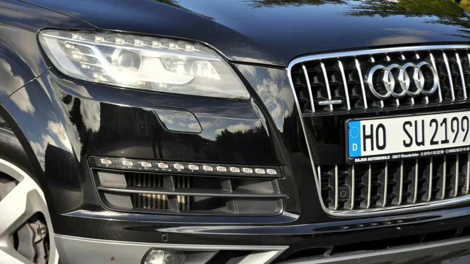AUDI Q7 -