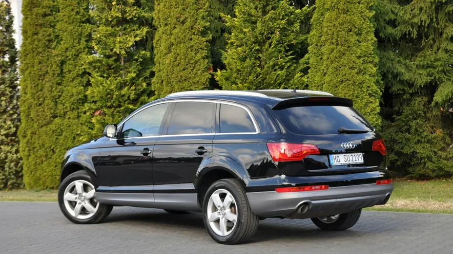 AUDI Q7 -