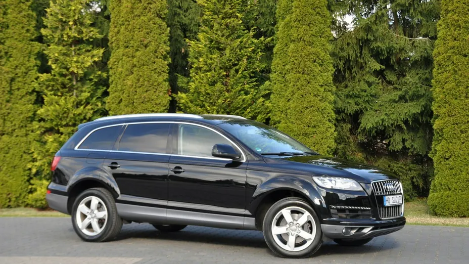 AUDI Q7 -