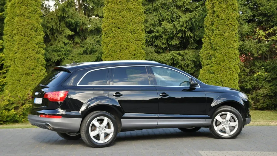 AUDI Q7 -