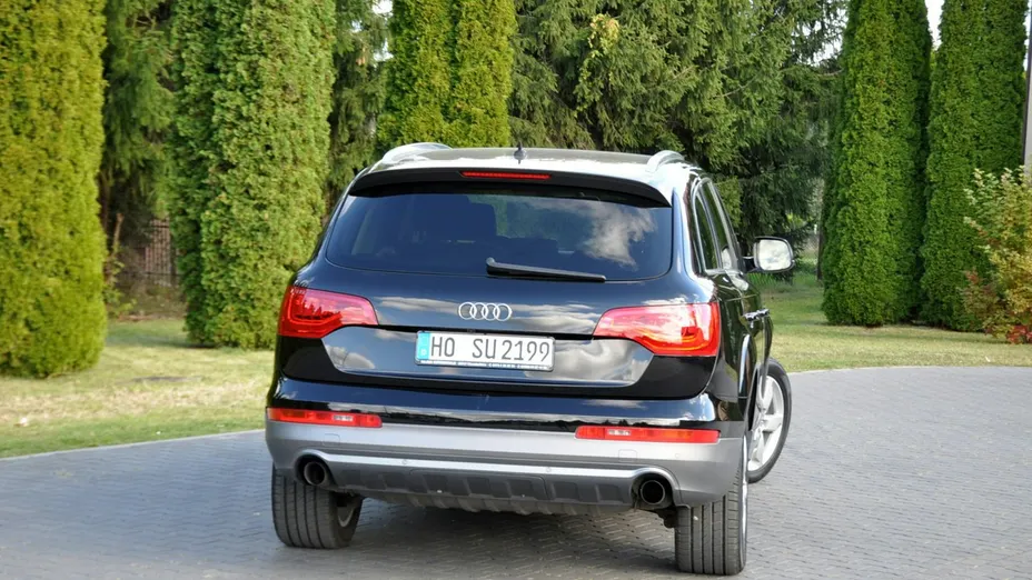 AUDI Q7 -