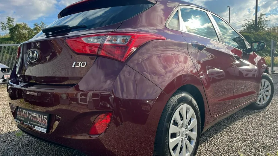 HYUNDAI i30 -