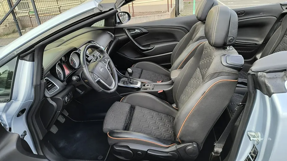 OPEL Cascada -