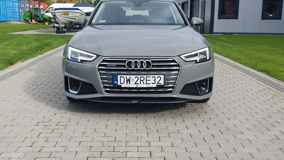 AUDI A4 -