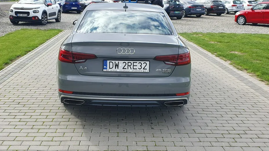 AUDI A4 -