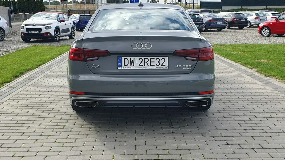 AUDI A4 -