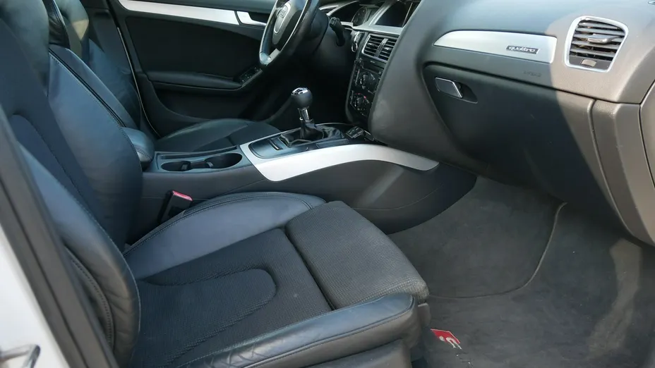 AUDI A4 -