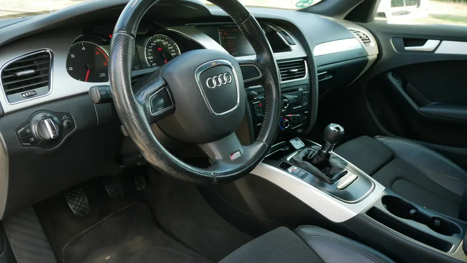 AUDI A4 -