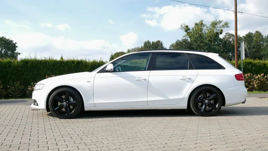 AUDI A4 -