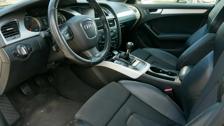 AUDI A4 -